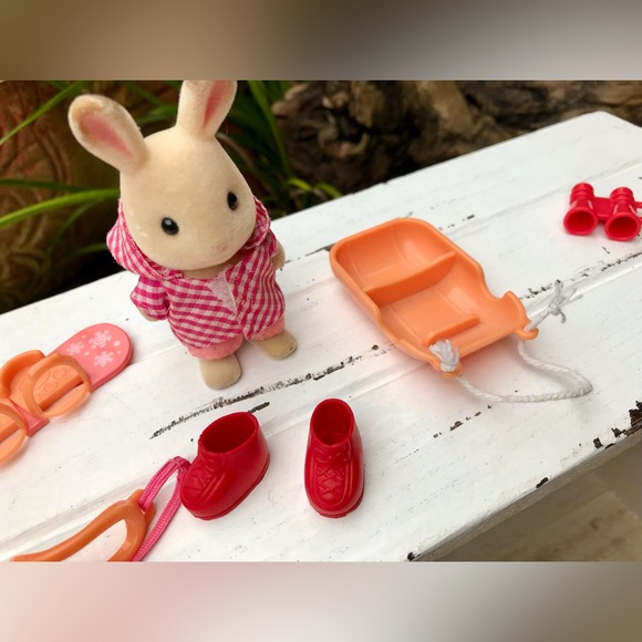 Calico Critters Winter Sports Fun Bunny Rabbit Figure Snowboarder Accessories - Picture 5 of 9